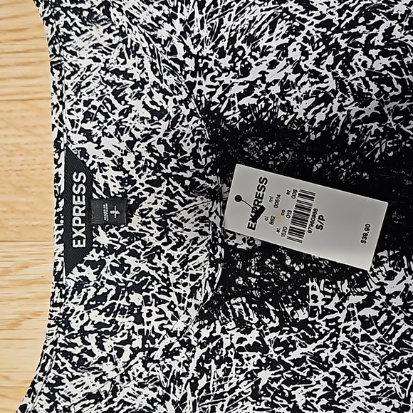 Express Lace Blouse - Picture 3 of 6